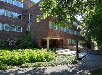 The entrance of the Geology Building at the University of Oslo.