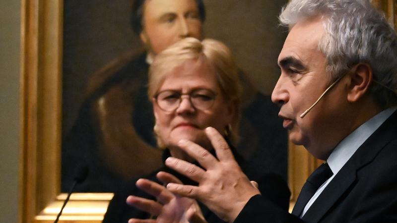 Dr. Fatih Birol with Kristin Halvorsen in the background