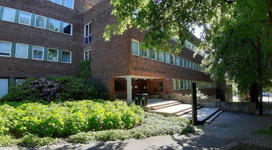 The entrance of the Geology Building at the University of Oslo.