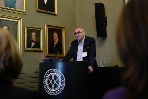 Tor Ulleberg, Equinor, speaking in the Norwegian Academy of Science and Letters